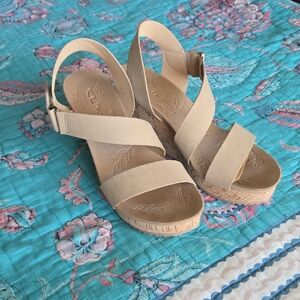 CL by Laundry Beige Strappy Sandals